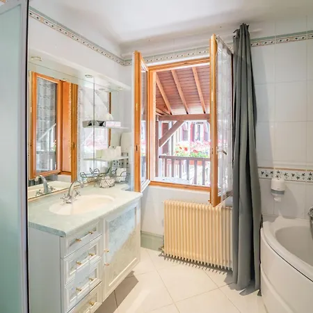 La Diligence Szálloda 3*