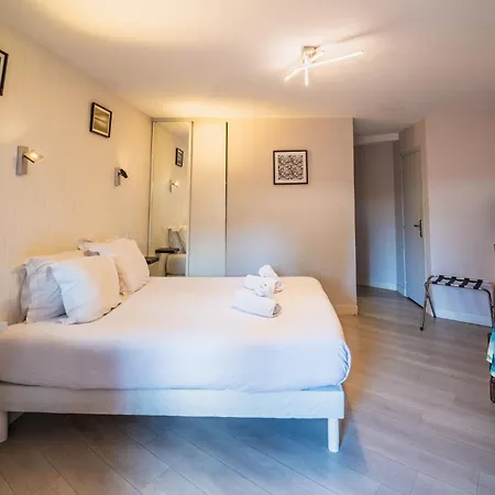 La Diligence Szálloda 3*